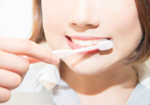 甲府市の歯医者なら、降矢歯科クリニック 歯科・矯正で電動歯ブラシと普通の歯ブラシの違いと使い分けのポイントを解説